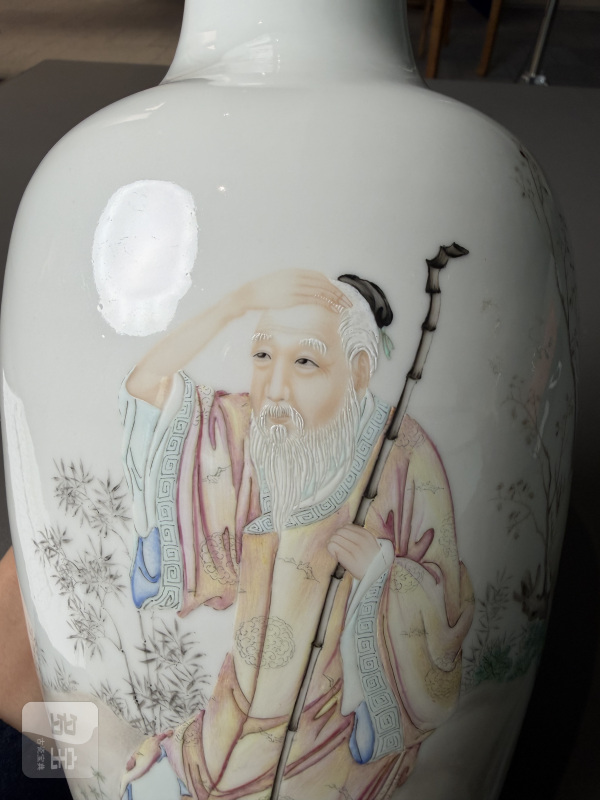 民国 “大德堂制”粉彩寿星图瓶 - 图6